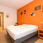 Guesthost - X4 1km From Don Bosco Bus Station! *