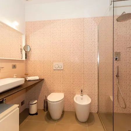아파트 Guesthost - X4 1km From Don Bosco Bus Station!
