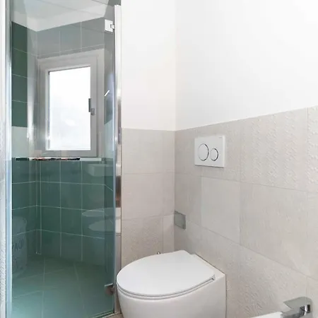 Guesthost - X4 1km From Don Bosco Bus Station!