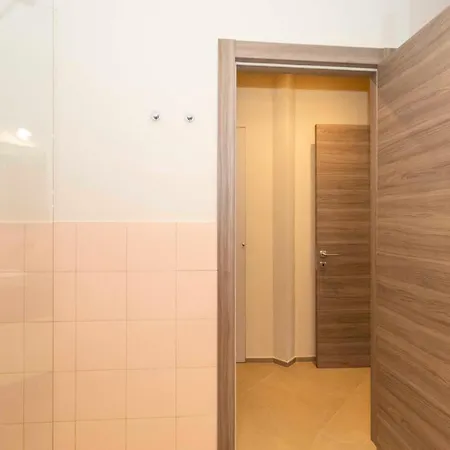 Guesthost - X4 1km From Don Bosco Bus Station! 토리노