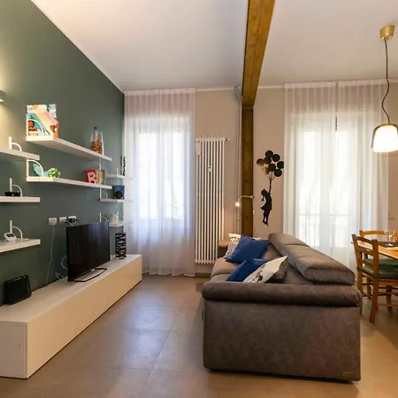 Διαμέρισμα Guesthost - X4 1km From Don Bosco Bus Station! *