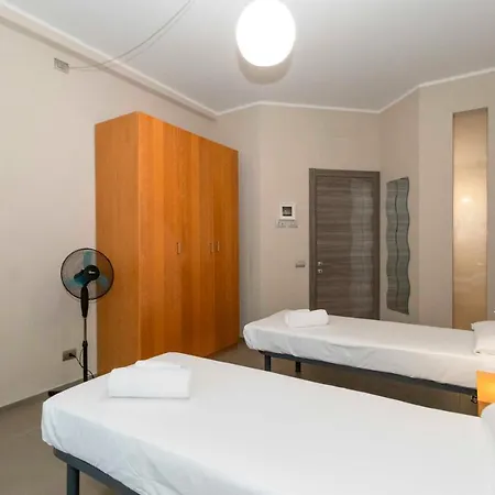아파트 Guesthost - X4 1km From Don Bosco Bus Station!