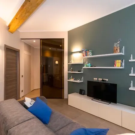 Διαμέρισμα Guesthost - X4 1km From Don Bosco Bus Station! *