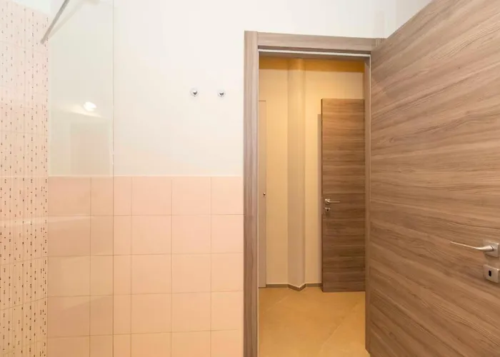 Guesthost - X4 1km From Don Bosco Bus Station! Turín