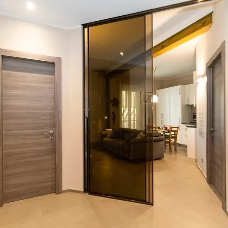 Guesthost - X4 1km From Don Bosco Bus Station! Turín