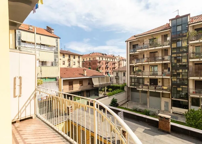 Апартаменты Guesthost - X4 1km From Don Bosco Bus Station! *