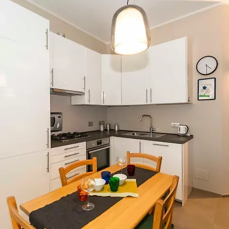 Guesthost - X4 1km From Don Bosco Bus Station! דירה