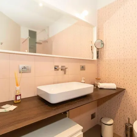 Guesthost - X4 1km From Don Bosco Bus Station! דירה *