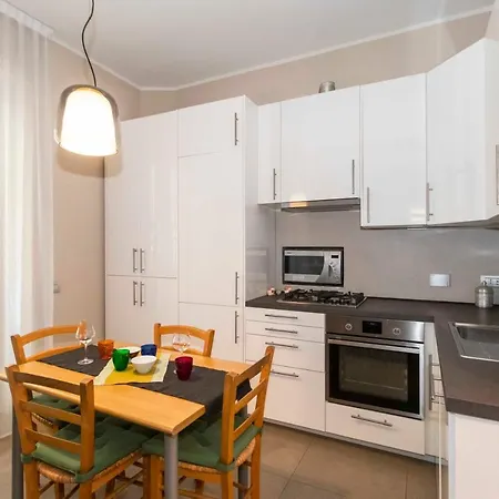 Guesthost - X4 1km From Don Bosco Bus Station! דירה